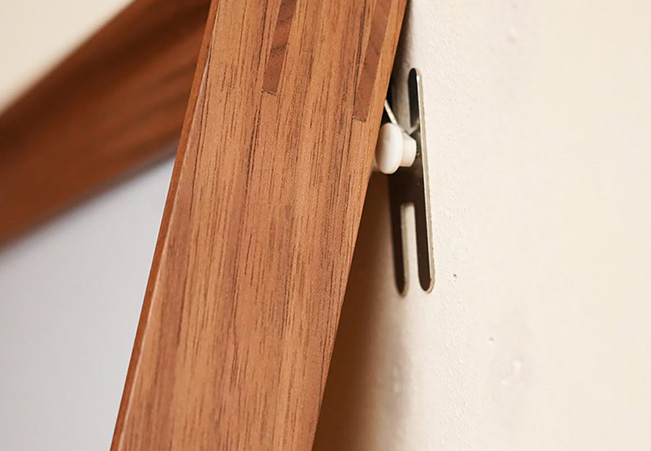 空間の中にとけこむ壁掛けスタイル