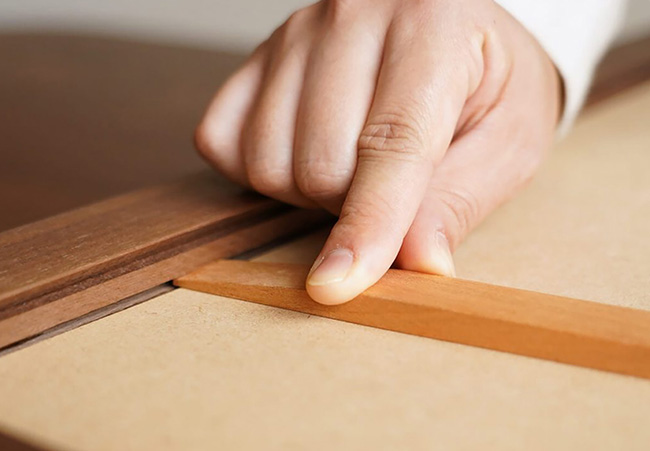 裏の構造もオリジナルで、中身の入れ替えが簡単